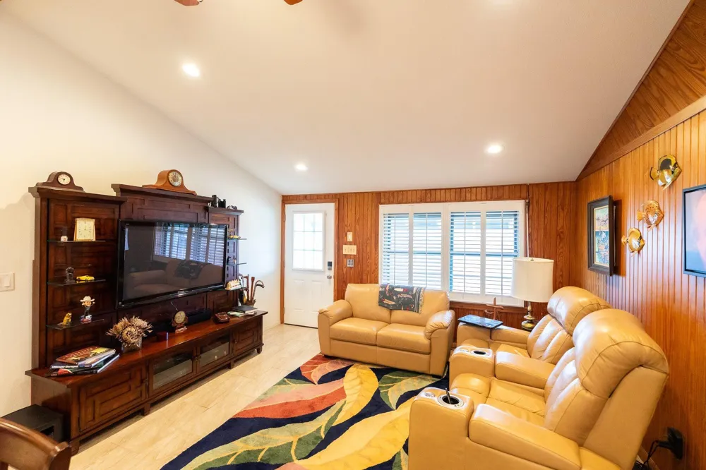 1417 8th Street Dickinson, TX 77539