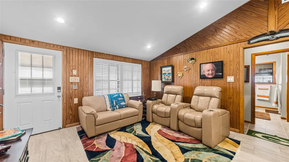 1417 8th Street Dickinson, TX 77539