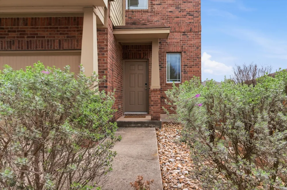 359 Bloomsbury Drive Kyle, TX 78640