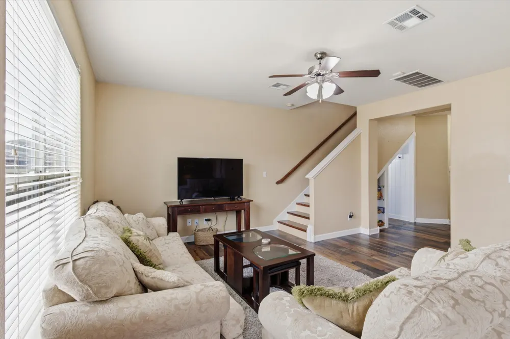 359 Bloomsbury Drive Kyle, TX 78640