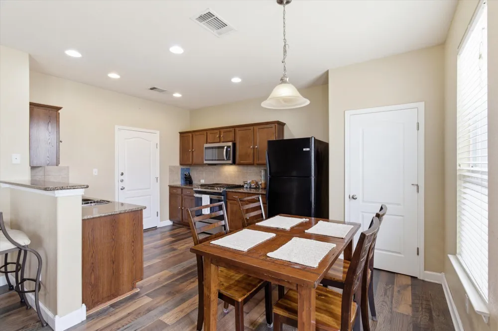 359 Bloomsbury Drive Kyle, TX 78640