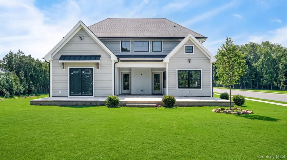 53 S Phillips Avenue Remsenburg, NY 11972