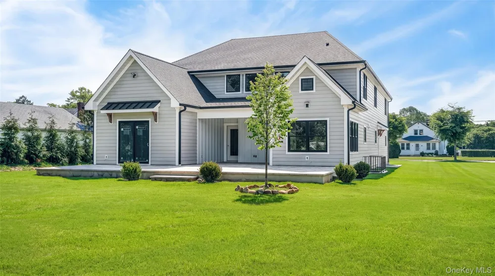 53 S Phillips Avenue Remsenburg, NY 11972