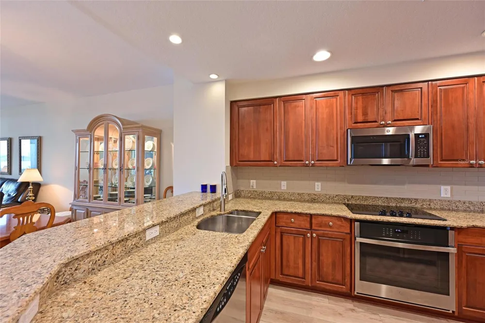 615 RIVIERA DUNES WAY #107 Palmetto, FL 34221