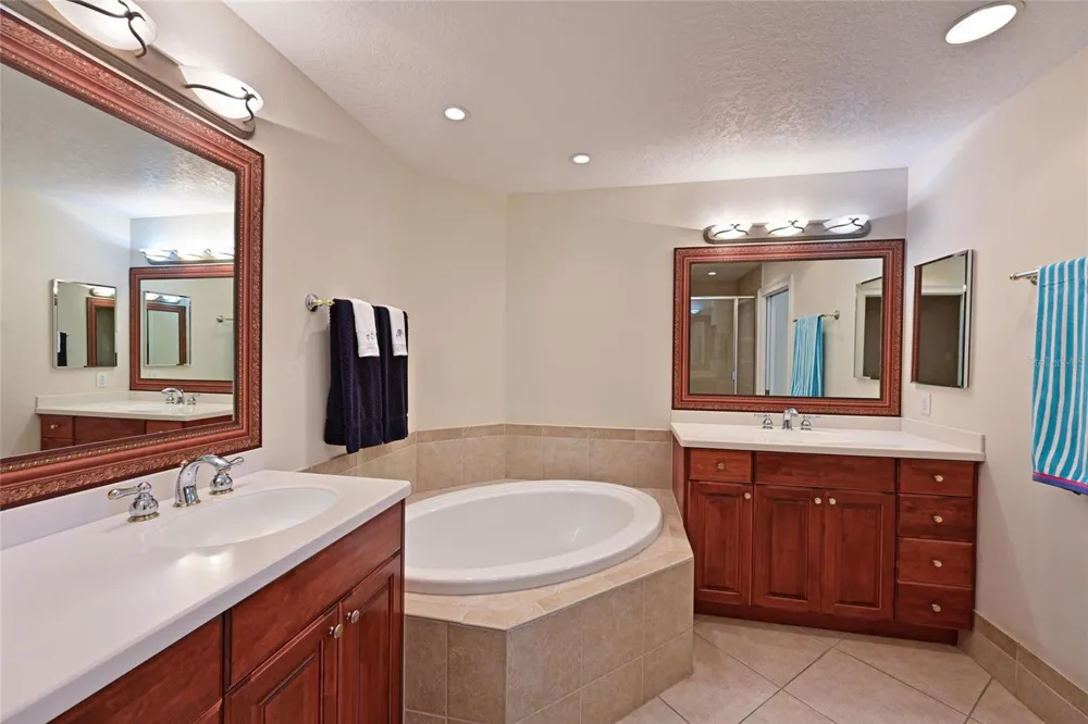615 RIVIERA DUNES WAY #107 Palmetto, FL 34221
