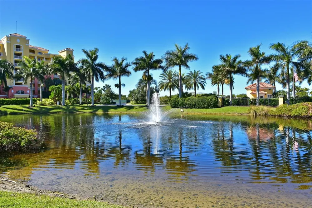 615 RIVIERA DUNES WAY #107 Palmetto, FL 34221