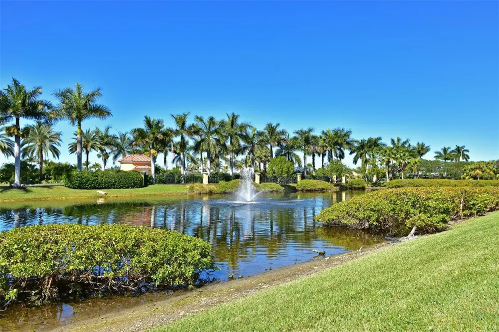 615 RIVIERA DUNES WAY #107 Palmetto, FL 34221