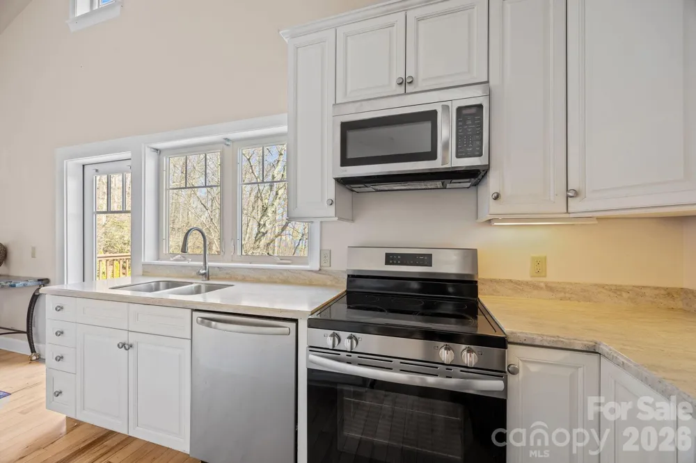 5 Lila Lane #B Clyde, NC 28721