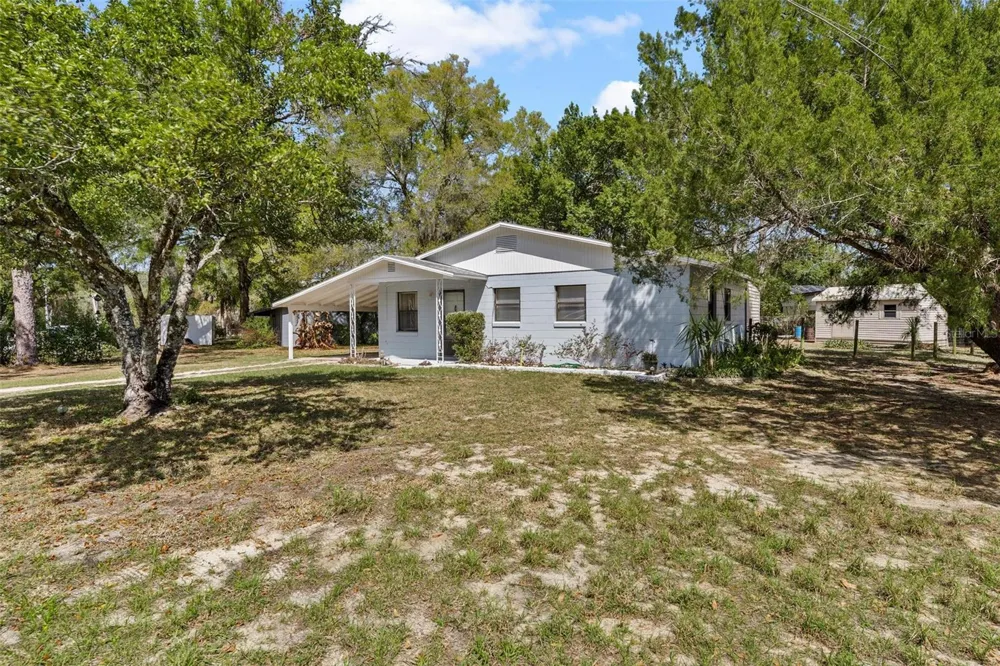 501 POINSETTIA AVENUE Fruitland Park, FL 34731
