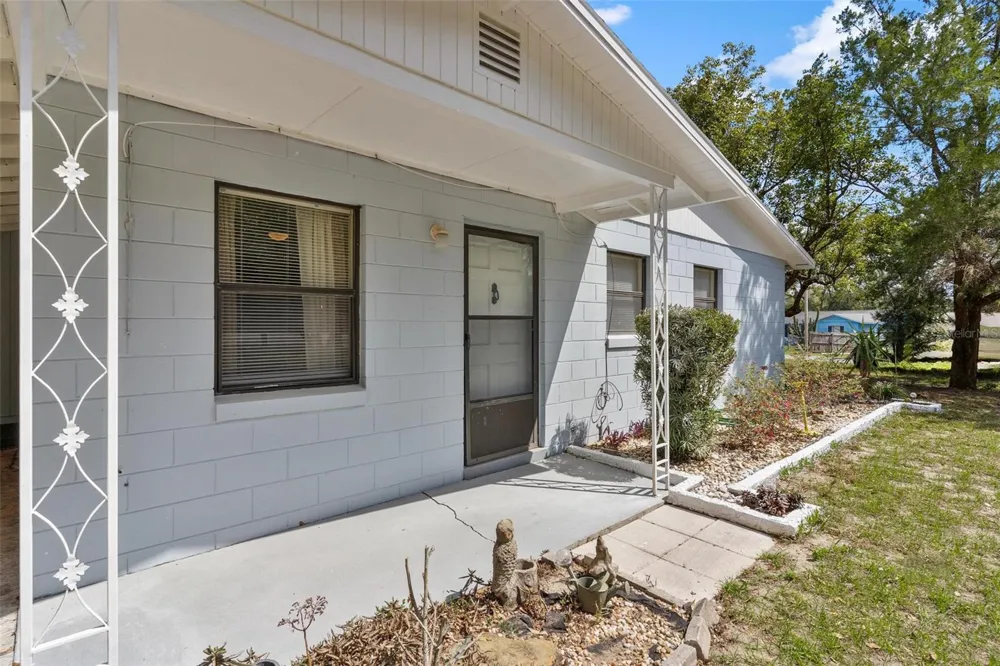 501 POINSETTIA AVENUE Fruitland Park, FL 34731