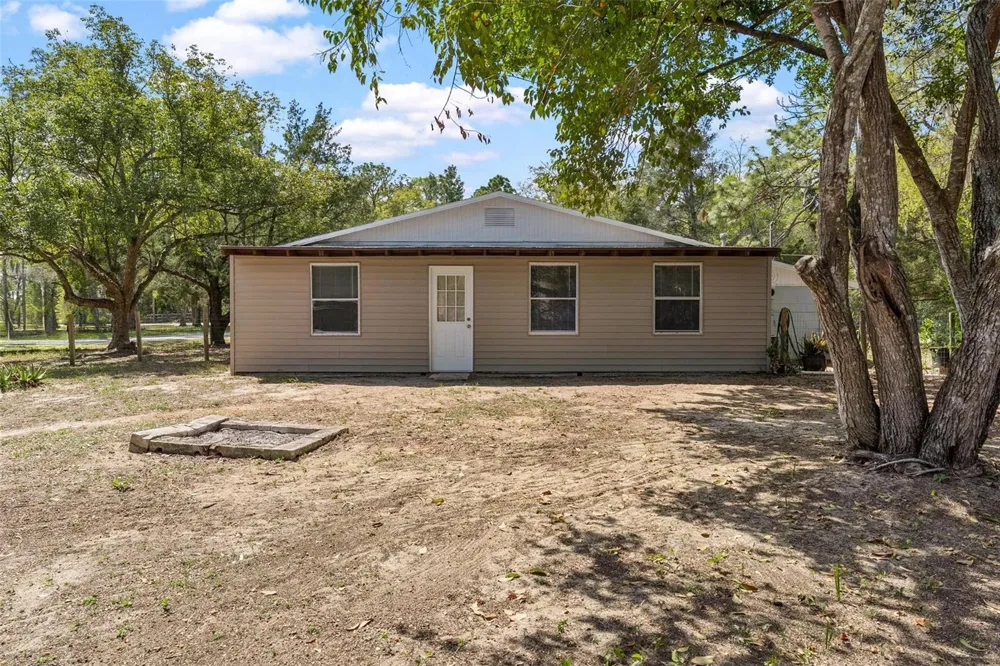 501 POINSETTIA AVENUE Fruitland Park, FL 34731