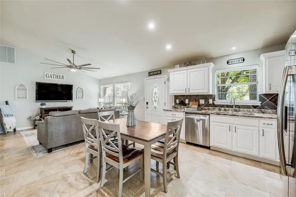 426 Summit Ridge Drive Point Venture, TX 78645