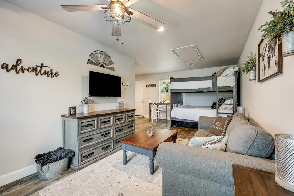 426 Summit Ridge Drive Point Venture, TX 78645