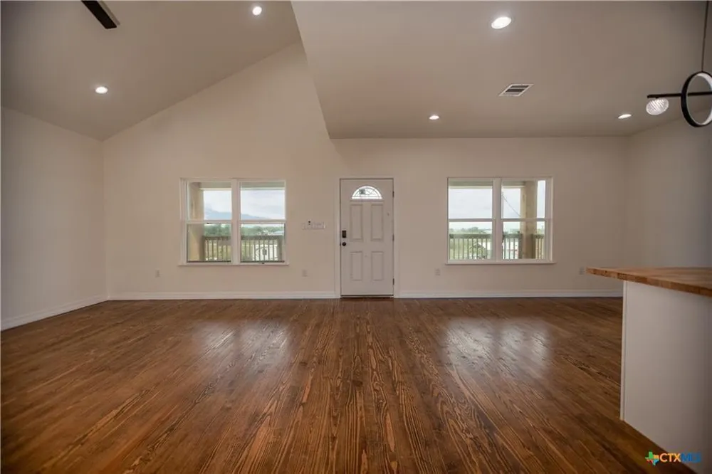 177 Powderhorn Lane Port Lavaca, TX 77979