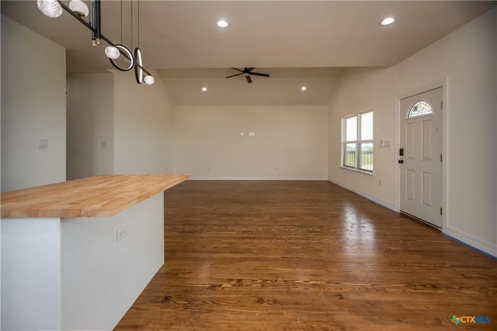 177 Powderhorn Lane Port Lavaca, TX 77979