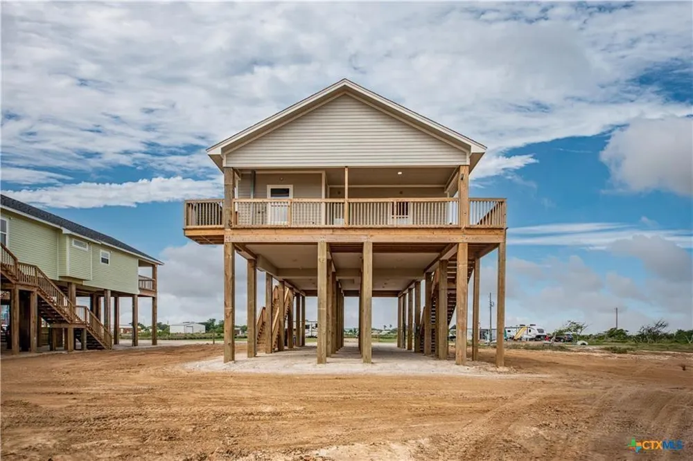 177 Powderhorn Lane Port Lavaca, TX 77979