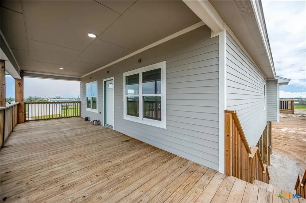 177 Powderhorn Lane Port Lavaca, TX 77979