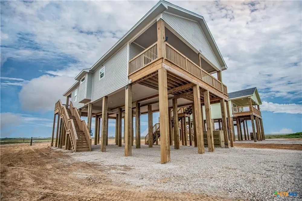 177 Powderhorn Lane Port Lavaca, TX 77979