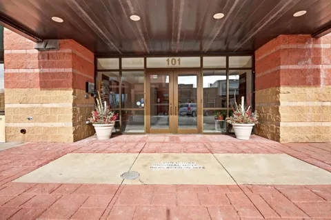 101 S Washington Street #302