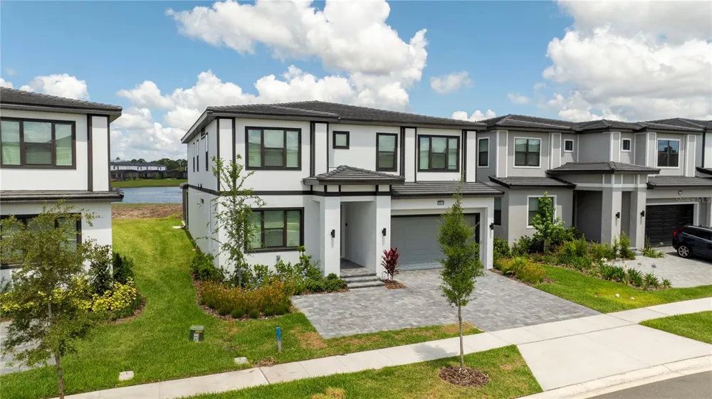 10018 VOYAGER WAY Orlando, FL 32821