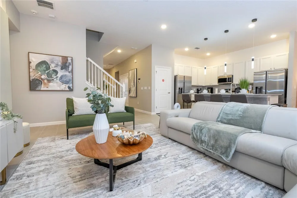 10018 VOYAGER WAY Orlando, FL 32821