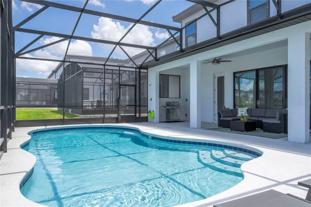 10018 VOYAGER WAY Orlando, FL 32821