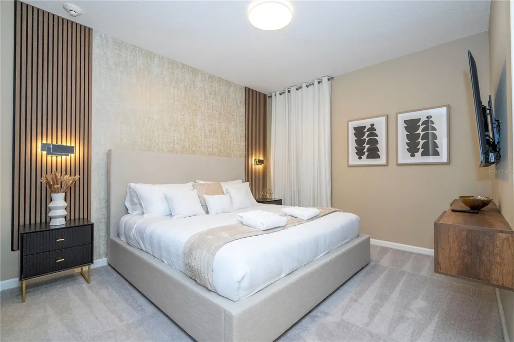 10018 VOYAGER WAY Orlando, FL 32821