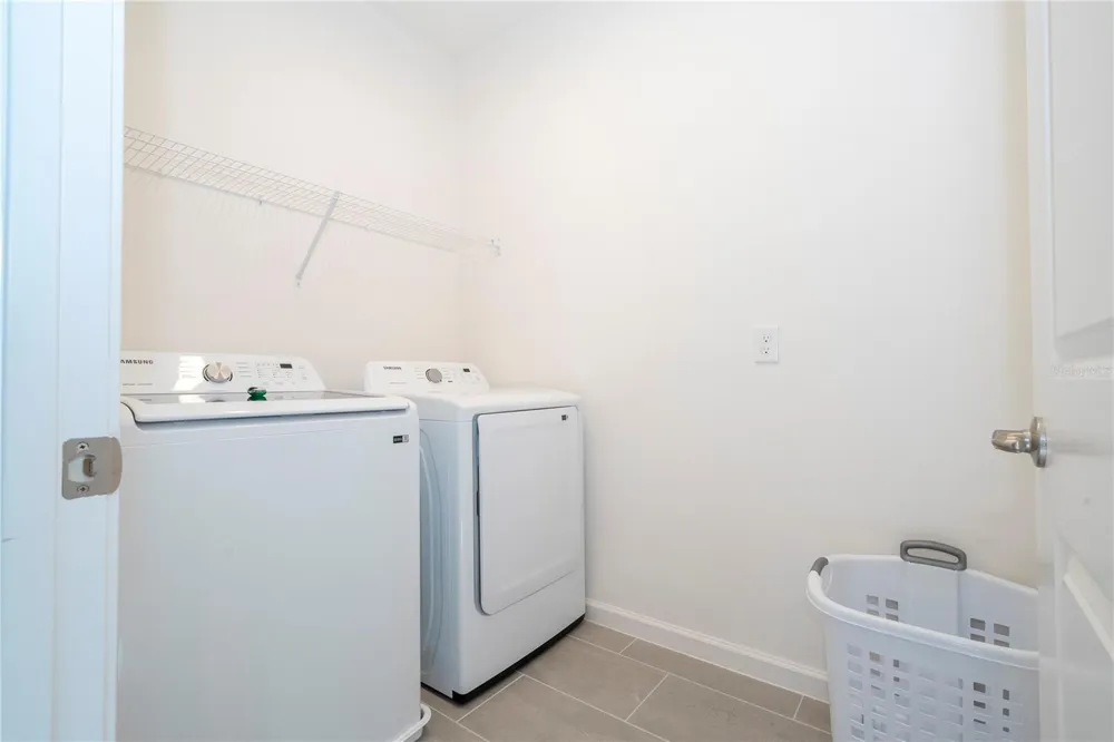 10018 VOYAGER WAY Orlando, FL 32821