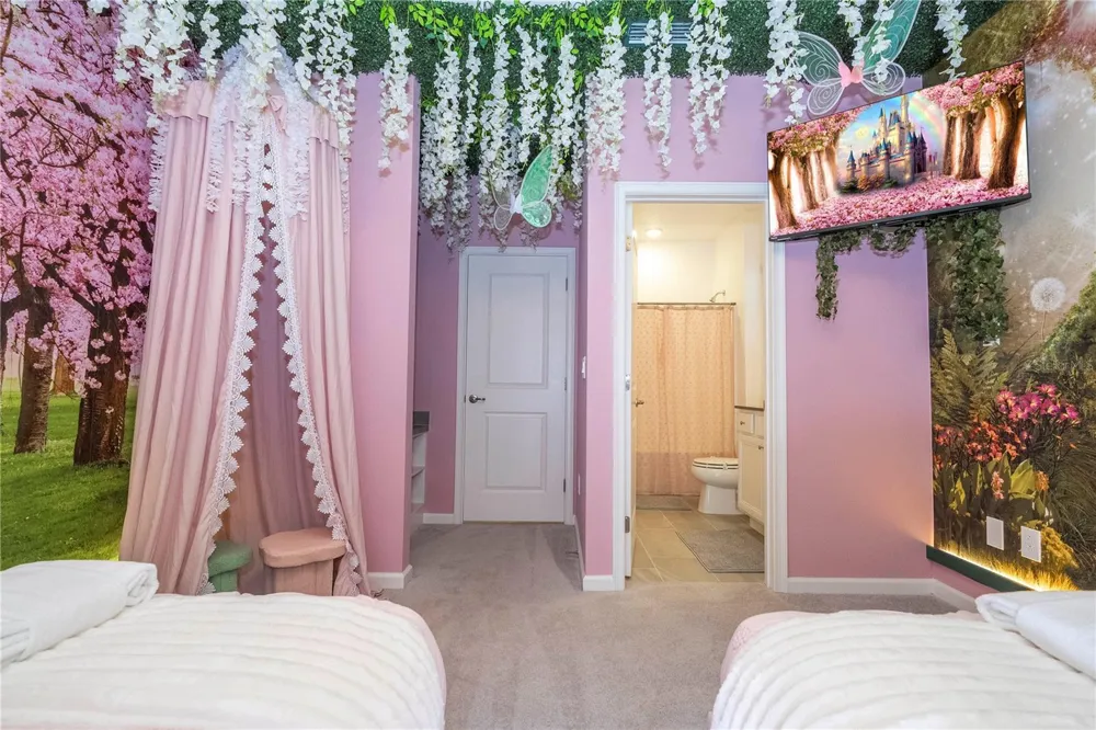 10018 VOYAGER WAY Orlando, FL 32821