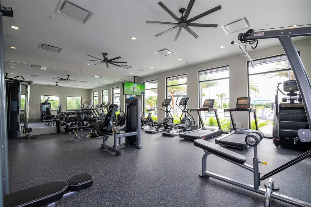 10018 VOYAGER WAY Orlando, FL 32821