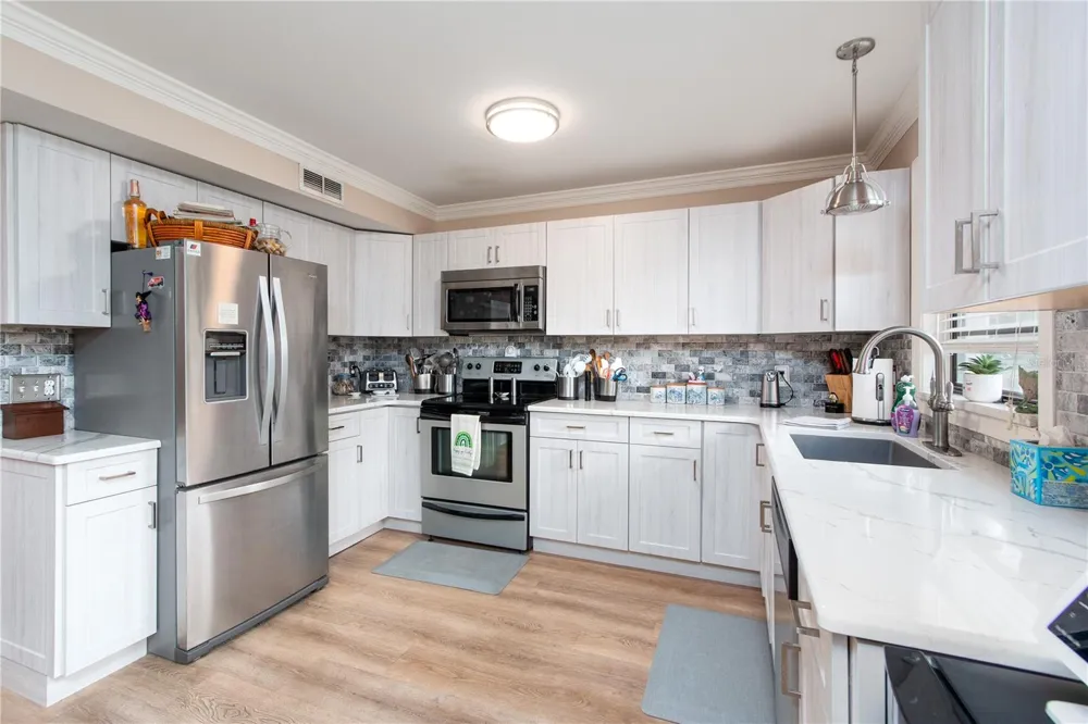 15 TURNER STREET #4 Clearwater, FL 33756