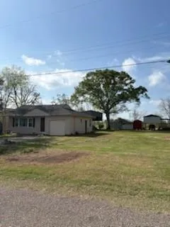 1214 Woodward Street Damon, TX 77430