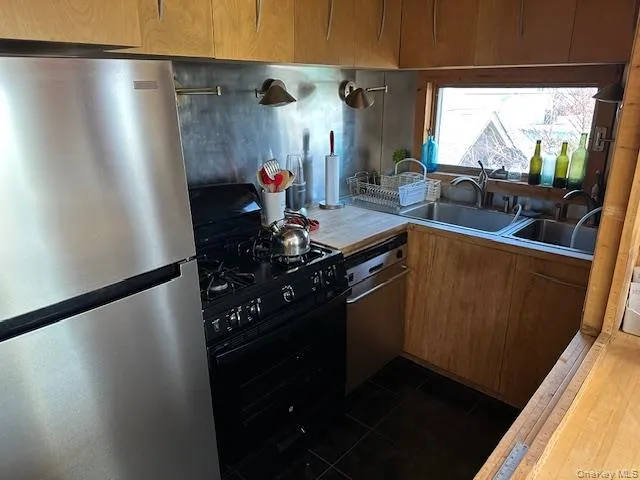 154 Doctors Walk Cherry Grove, NY 11782