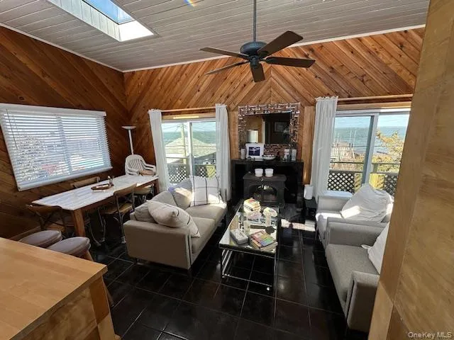 154 Doctors Walk Cherry Grove, NY 11782