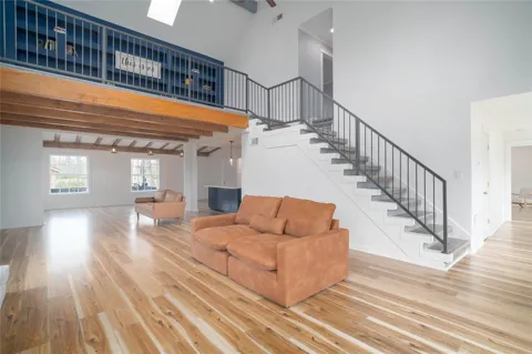 1635 Pony Lane