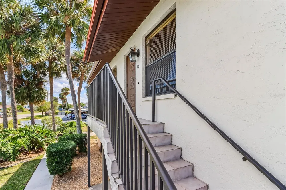 3935 COUNTRY CLUB BOULEVARD #17 Cape Coral, FL 33904