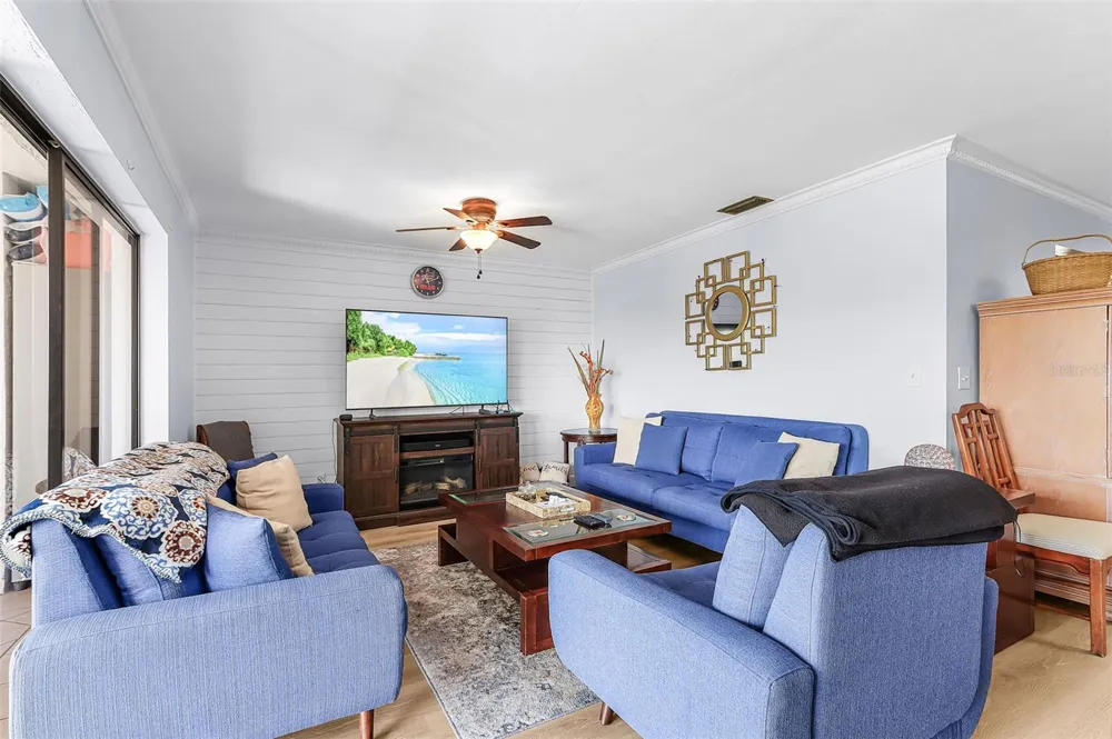 3935 COUNTRY CLUB BOULEVARD #17 Cape Coral, FL 33904