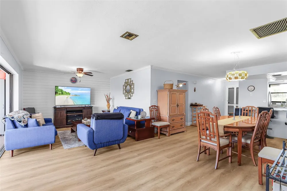 3935 COUNTRY CLUB BOULEVARD #17 Cape Coral, FL 33904