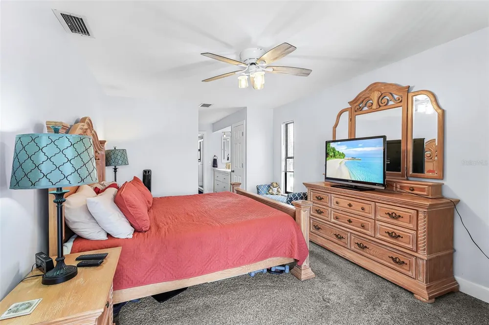 3935 COUNTRY CLUB BOULEVARD #17 Cape Coral, FL 33904