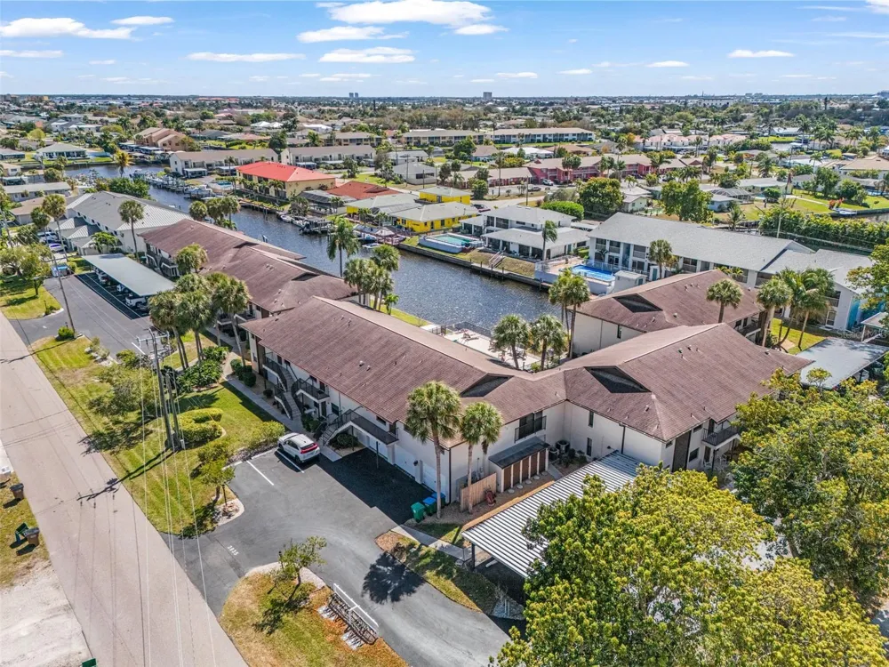 3935 COUNTRY CLUB BOULEVARD #17 Cape Coral, FL 33904