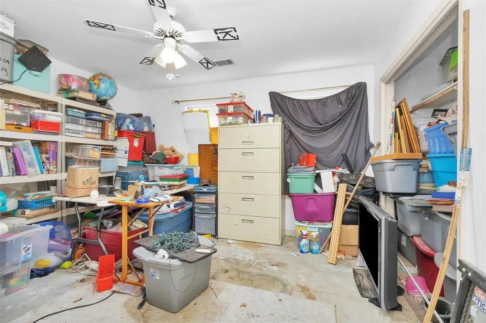 10408 Glennswood Drive Navasota, TX 77868