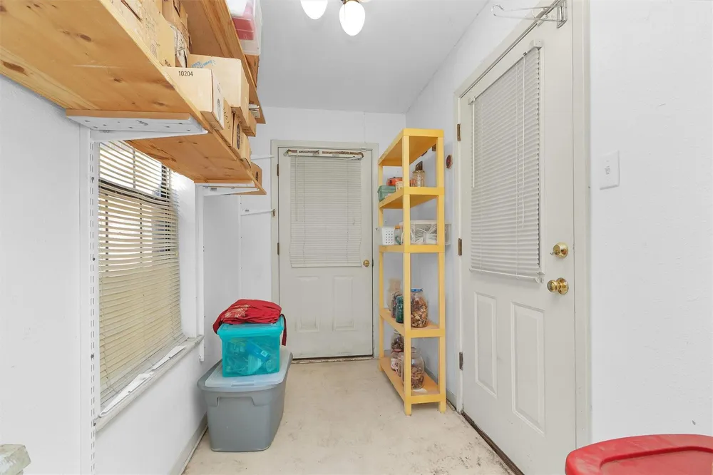 10408 Glennswood Drive Navasota, TX 77868