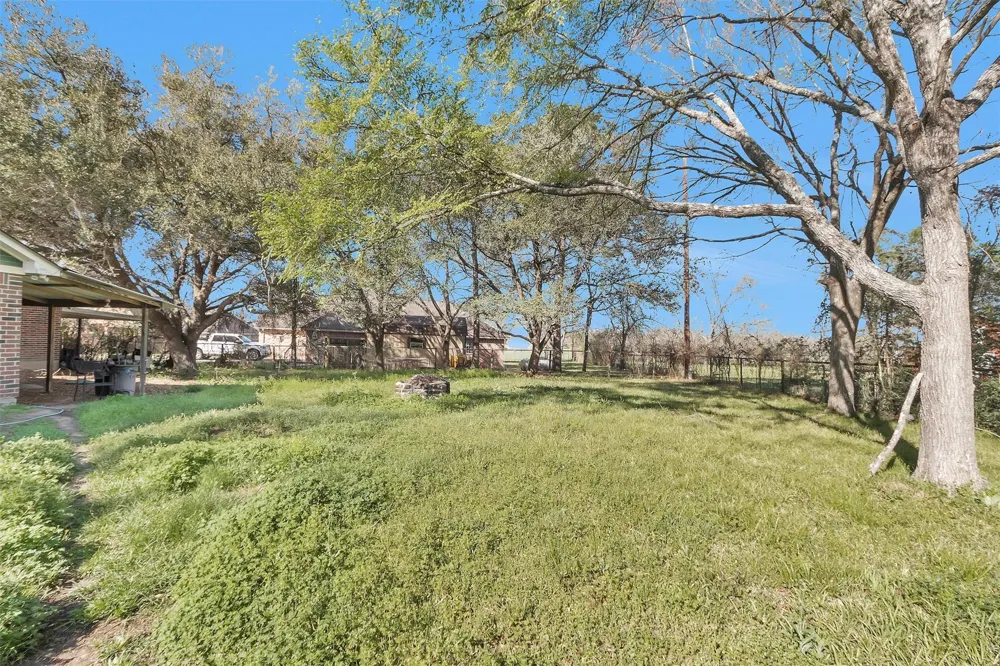 10408 Glennswood Drive Navasota, TX 77868