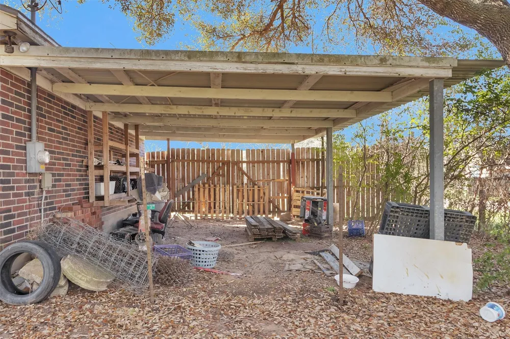 10408 Glennswood Drive Navasota, TX 77868