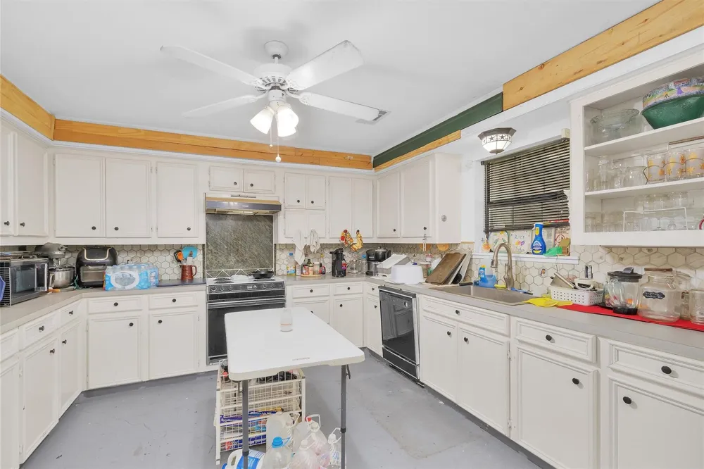 10408 Glennswood Drive Navasota, TX 77868