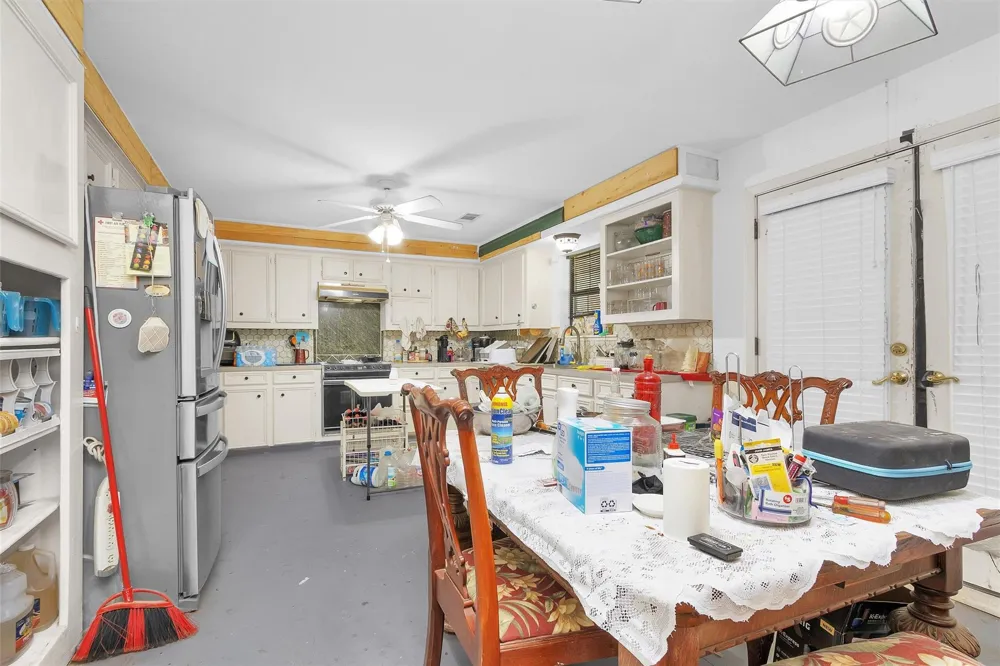 10408 Glennswood Drive Navasota, TX 77868
