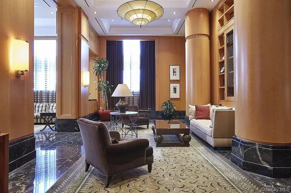 220 Riverside Boulevard #19L New York (Manhattan), NY 10069