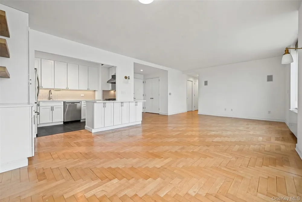 220 Riverside Boulevard #19L New York (Manhattan), NY 10069