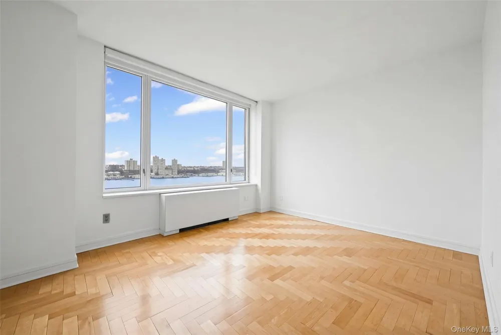 220 Riverside Boulevard #19L New York (Manhattan), NY 10069