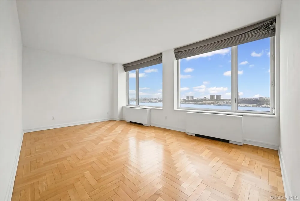 220 Riverside Boulevard #19L New York (Manhattan), NY 10069